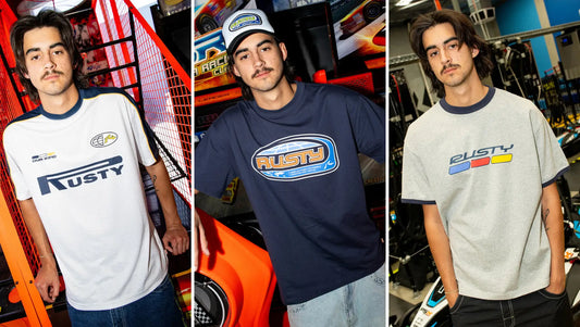 Três imagens, uma ao lado da outra, de modelo vestindo diferentes tipos de camisetas oversized da Rusty.