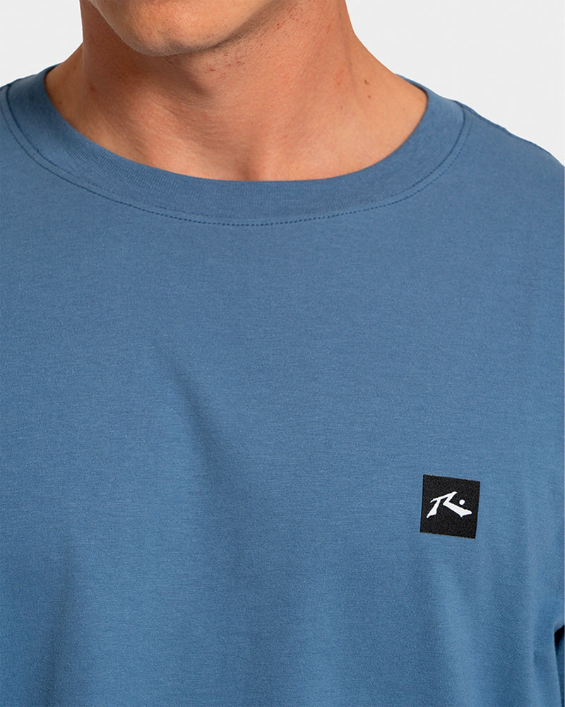 Camiseta Rusty Essential Manga Curta Azul