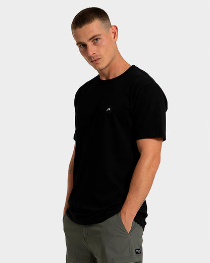 Camiseta Rusty Essential Manga Curta Preta