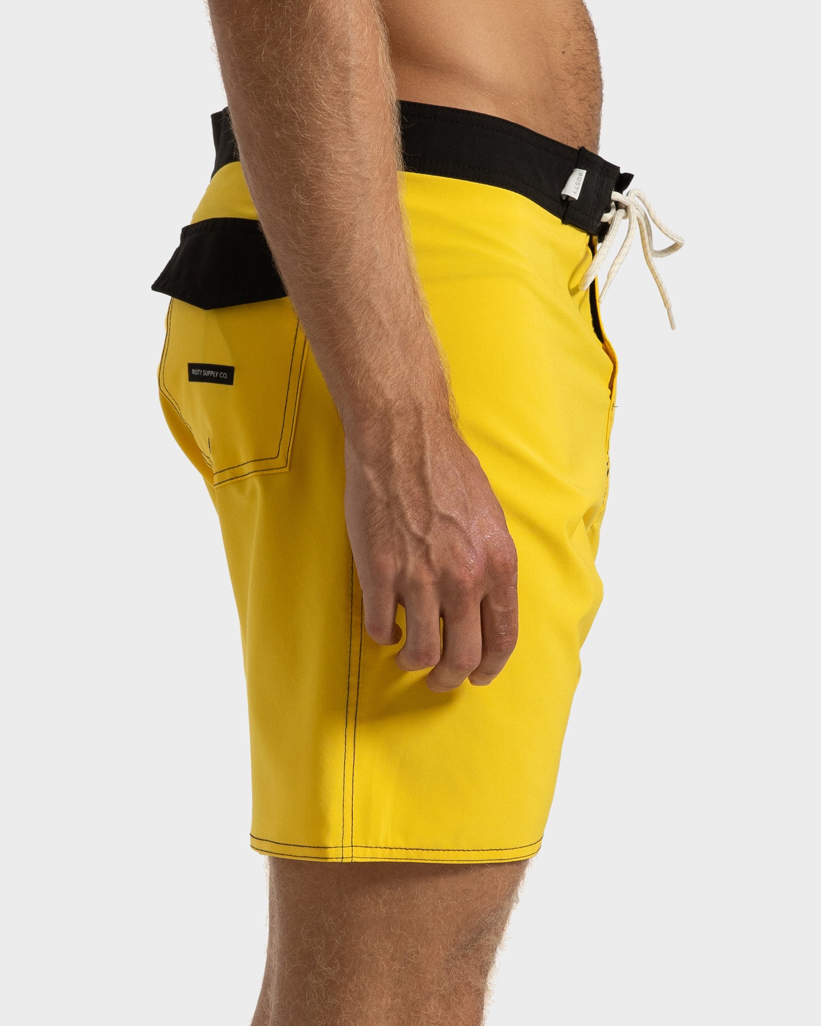 Boardshort Rusty 18'' Color Box Amarelo – RustyBrasil