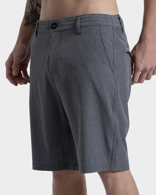 Bermuda Híbrida Importada Rusty Route Preta 20” em Nylon Stretch com Zíper