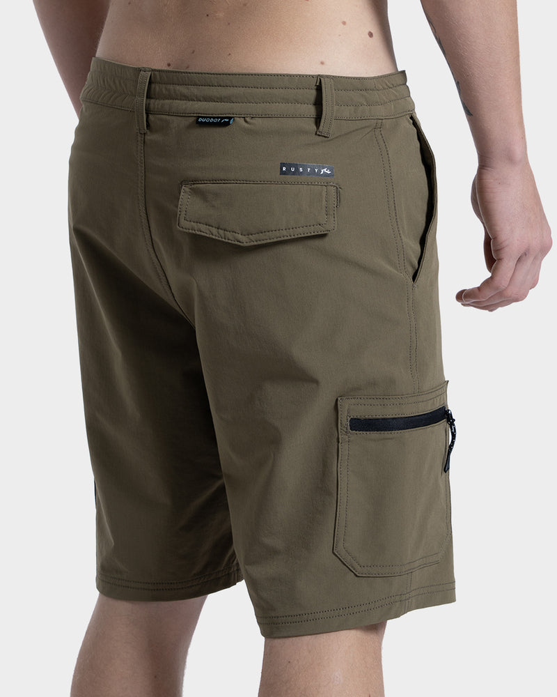 Bermuda Híbrida Importada Rusty Root Marrom 20” em Nylon Stretch com Zíper