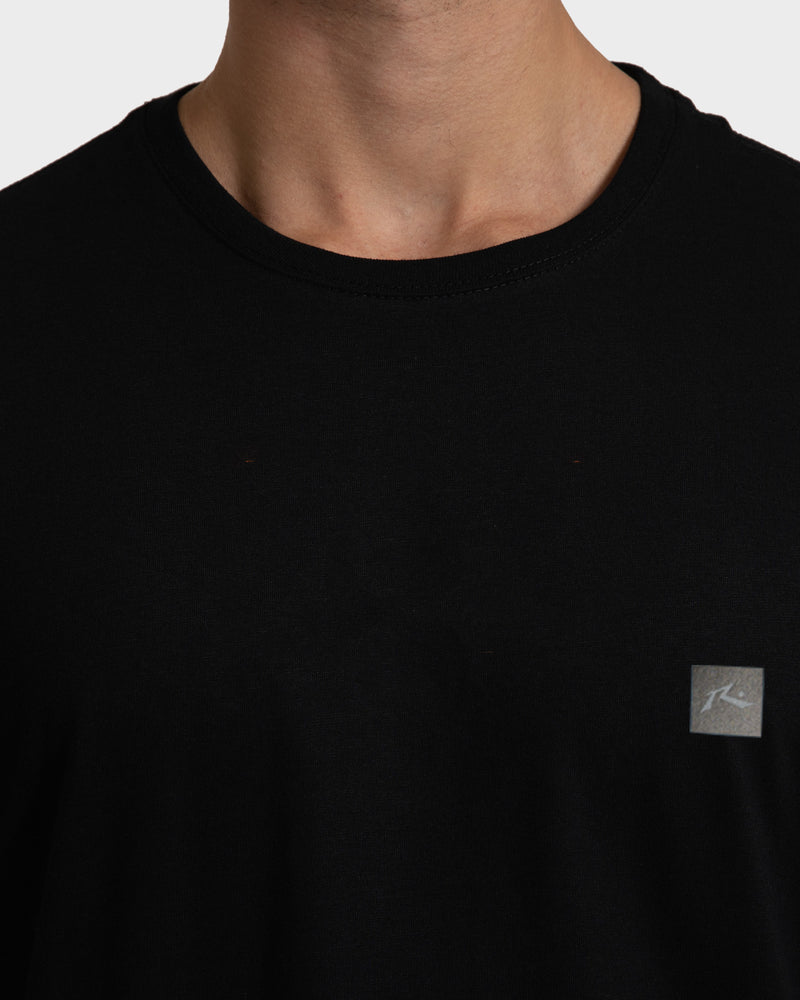Camiseta Rusty Essential Preta