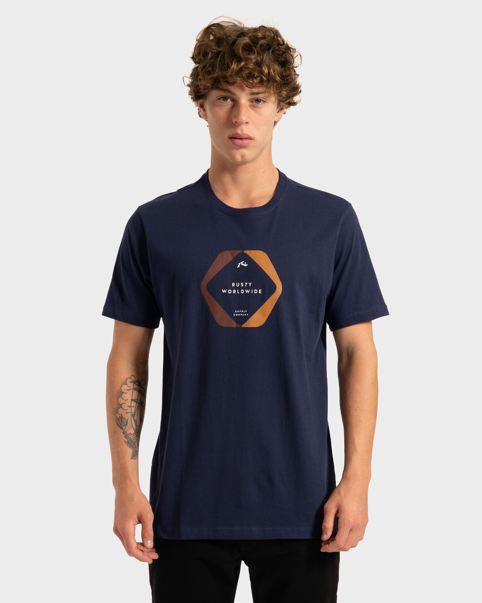 Rusty Rusta Modelo Camiseta Rusty Mold Marinho – RustyBrasil