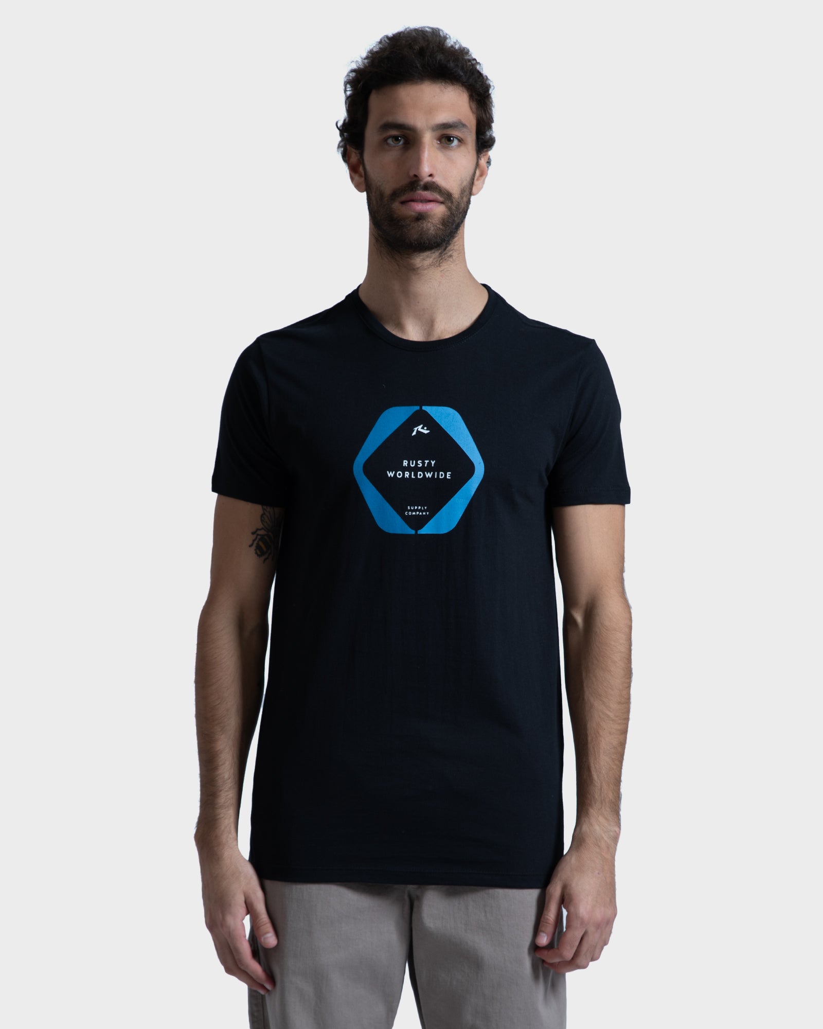 Rusty Rusta Modelo Camiseta Rusty Mold Preta – RustyBrasil