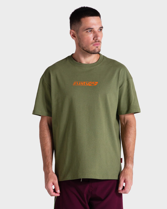 Camiseta Especial Rusty V8 Verde Oliva