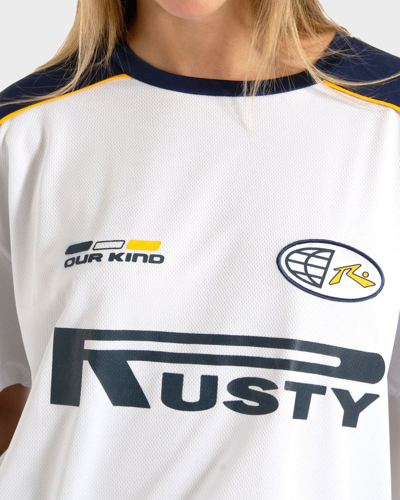 Rusty Rusta Modelo Camiseta Rusty Drogba Branco – RustyBrasil