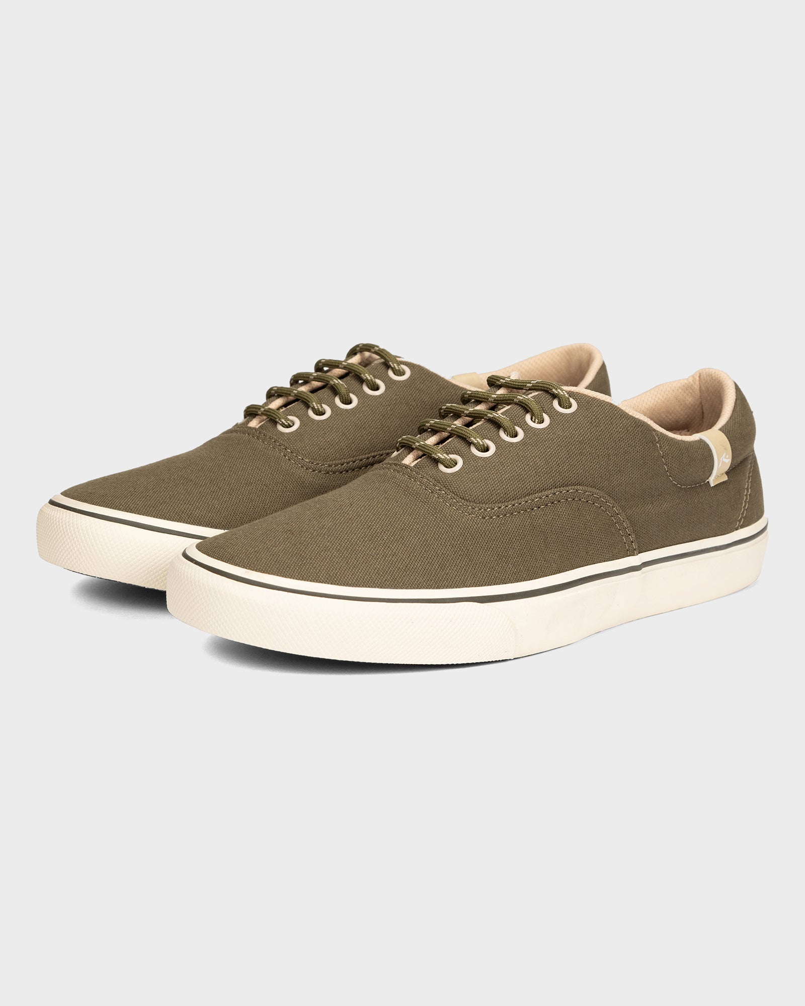 Tênis Casual Masculino: Estilos Skatista, Básico e Outros Tênis Casual Masculino: Estilos Skatista, Básico e Outros