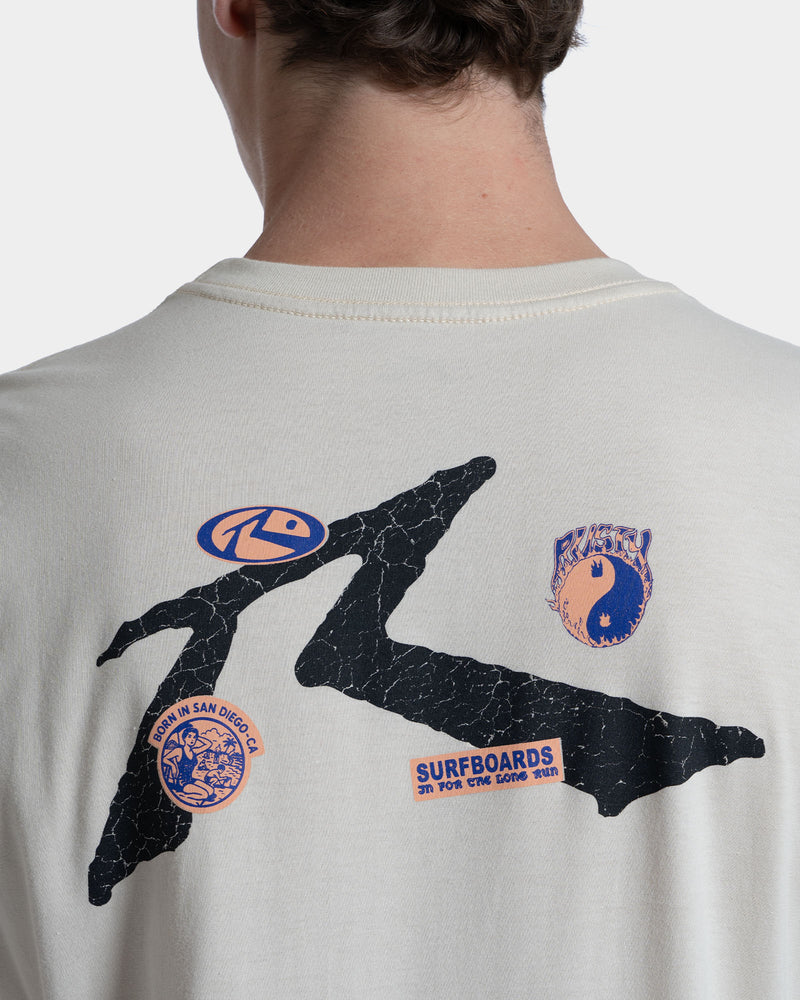 Camiseta Manga Curta Rusty Stickers Bege