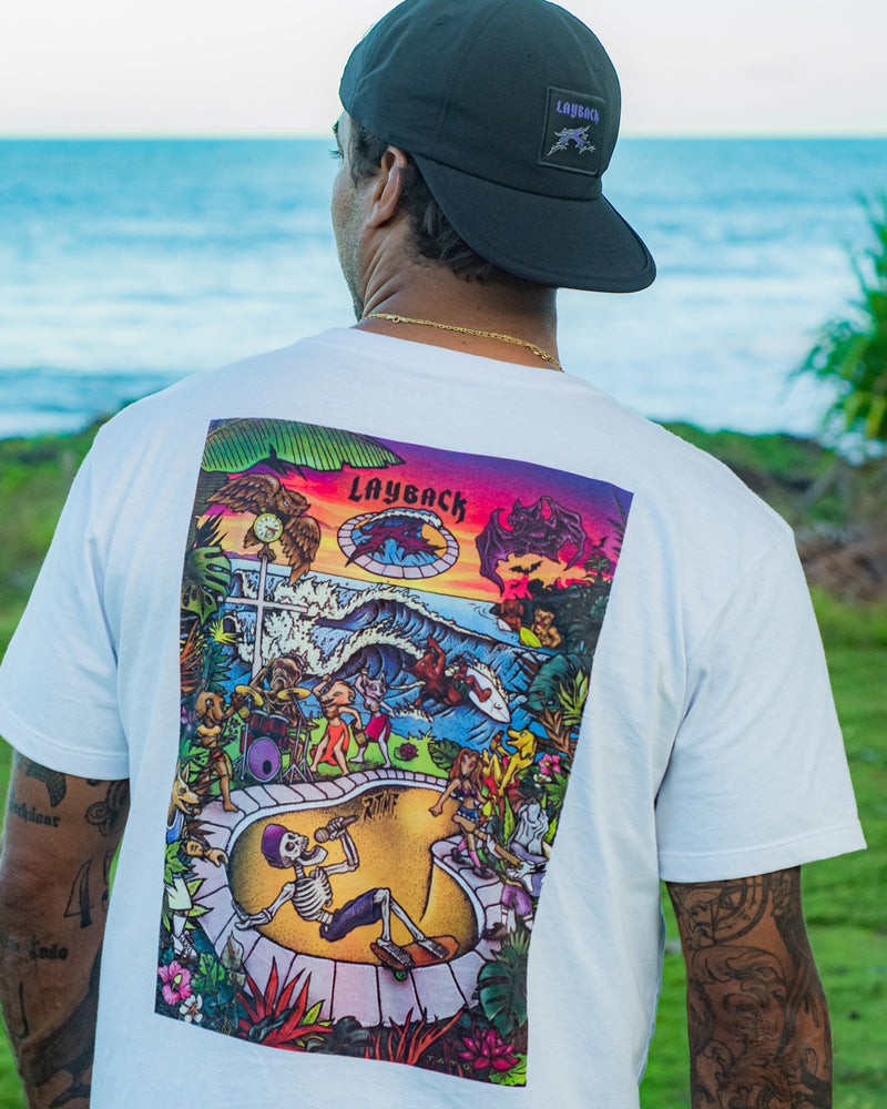 Camiseta Rusty x Layback Neighborhood Branca