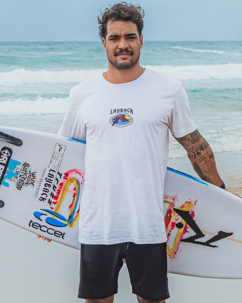 Camiseta Rusty x Layback Neighborhood Branca